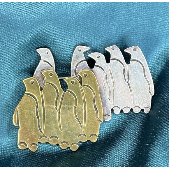 MEXICO 925 Sterling Silver - Vintage Shiny Two Tone Penguins Brooch Pin TC-125 - Picture 1 of 8
